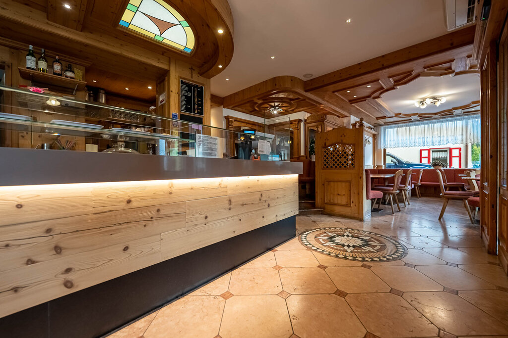 Content Dam Org 3 Images Full Rights Gusto Bar Apres Ski International Bar Apres Ski International Canazei Apt Val Di Fassa Mrizzi 04