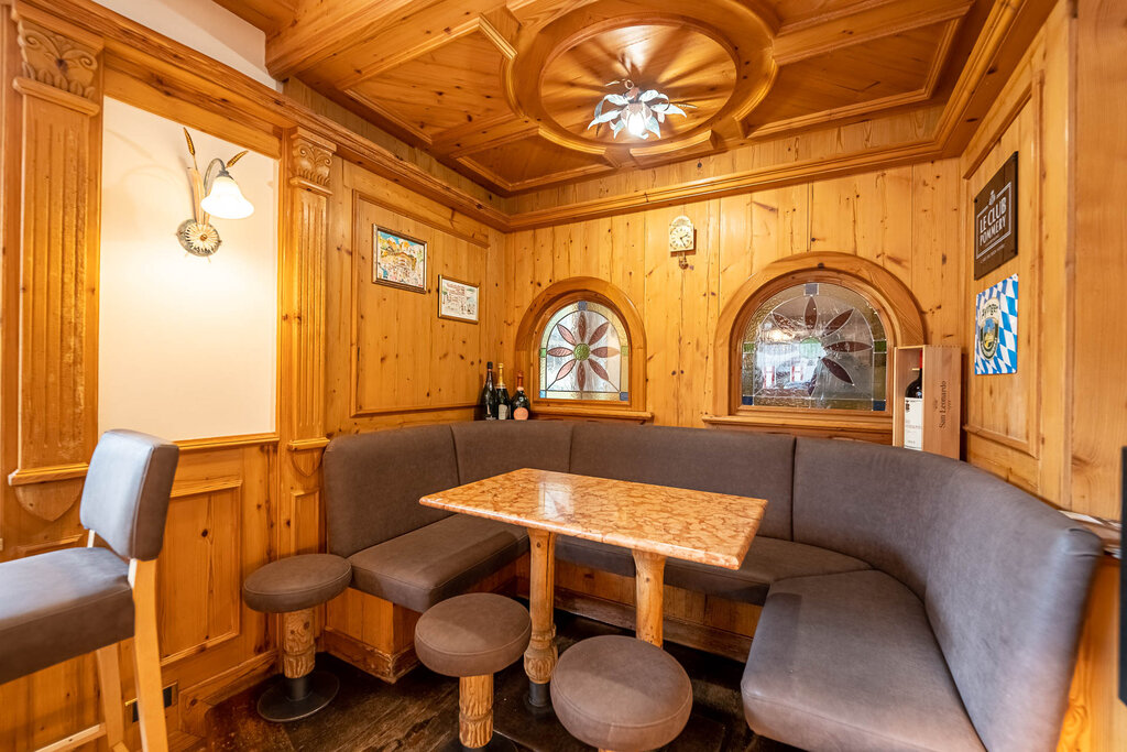 Content Dam Org 3 Images Full Rights Gusto Bar Apres Ski International Bar Apres Ski International Canazei Apt Val Di Fassa Mrizzi 06