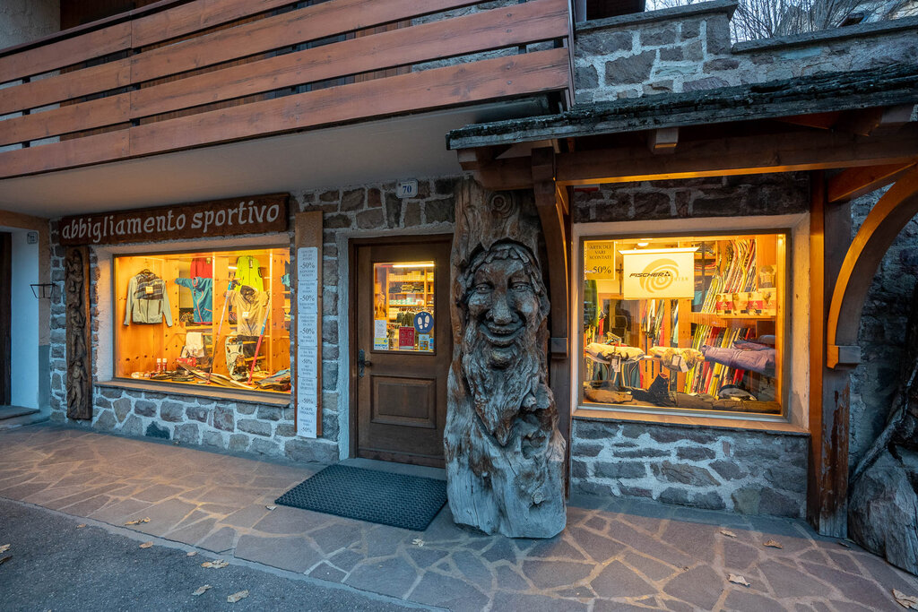 Content Dam Org 3 Images Full Rights Shopping Gide Sport Gide Sport Moena Apt Val Di Fassa Mrizzi 01