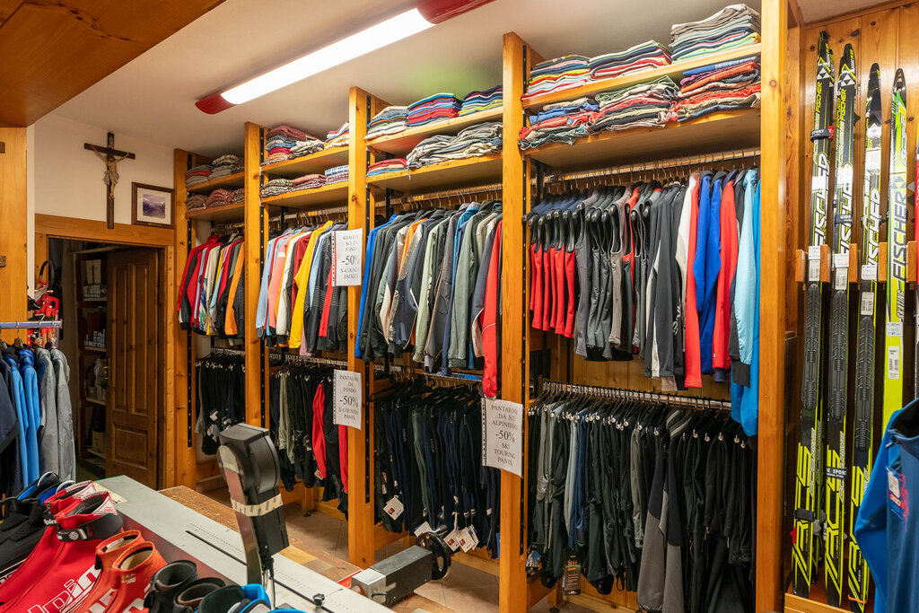 Content Dam Org 3 Images Full Rights Shopping Gide Sport Gide Sport Moena Apt Val Di Fassa Mrizzi 05