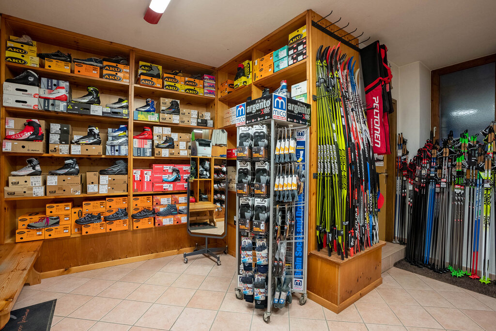 Content Dam Org 3 Images Full Rights Shopping Gide Sport Gide Sport Moena Apt Val Di Fassa Mrizzi 06