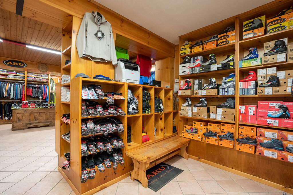 Content Dam Org 3 Images Full Rights Shopping Gide Sport Gide Sport Moena Apt Val Di Fassa Mrizzi 08
