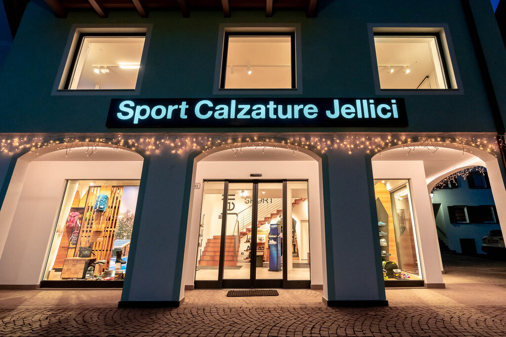 Content Dam Org 3 Images Full Rights Shopping Jellici Sport Calzature Jellici Sport Calzature Moena Apt Val Di Fassa Mrizzi 03