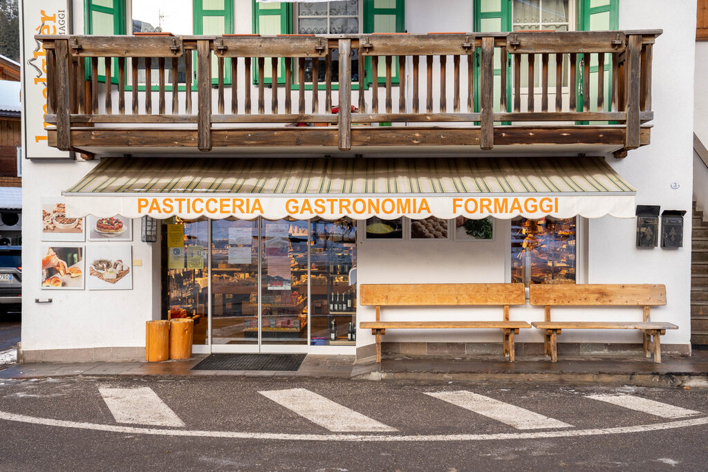 Content Dam Org 3 Images Full Rights Shopping L Malgher L Malgher Pozza Apt Val Di Fassa Mrizzi 01