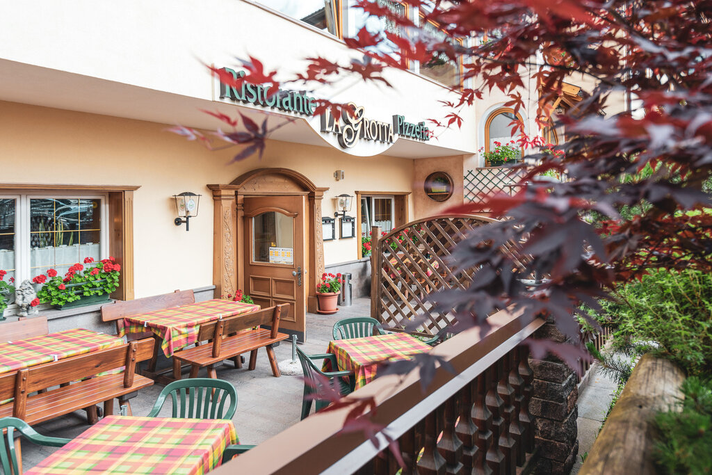 Content Dam Org 3 Images Full Rights Gusto Ristorante Pizzeria La Grotta La Grotta Vigo Archivio Apt Val Di Fassa Mrizzi 02