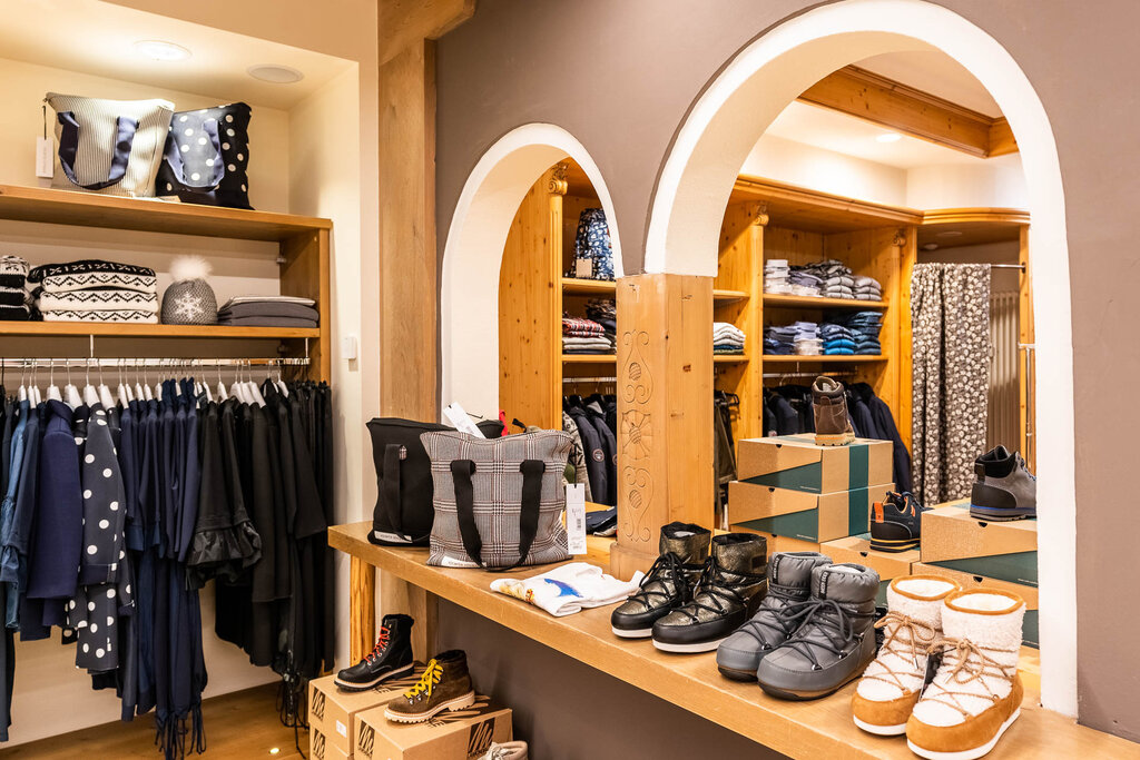 Content Dam Org 3 Images Full Rights Shopping Ladin Sport Campitello Ladin Sport Campitello Archivio Apt Val Di Fassa Mrizzi 3