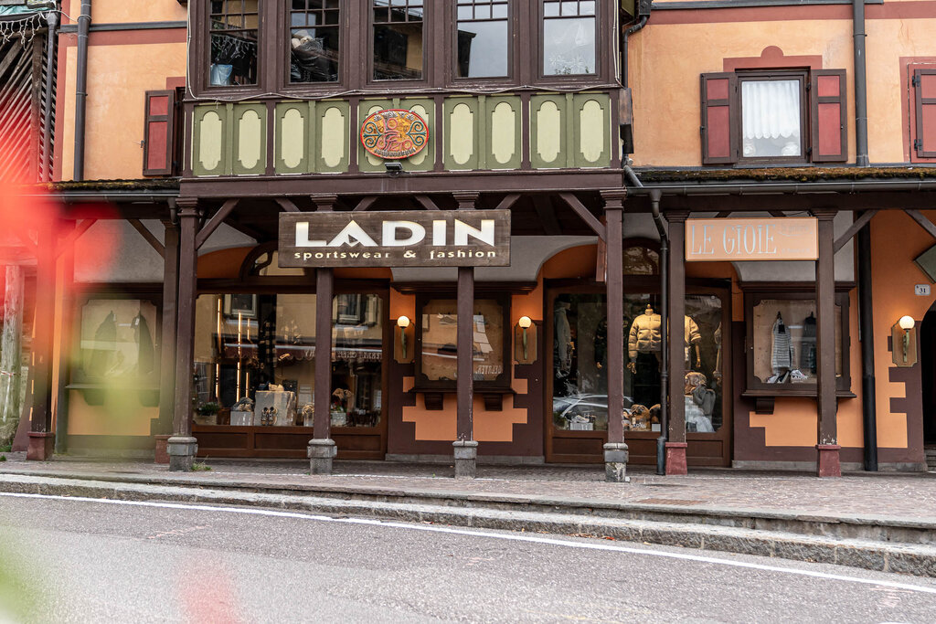 Content Dam Org 3 Images Full Rights Shopping Ladin Sportswear Fashion Ladin Sportswear E Fashion Archivio Apt Val Di Fassa Mrizzi 03