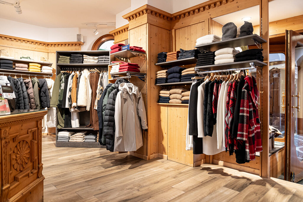Content Dam Org 3 Images Full Rights Shopping Ladin Sportswear Fashion Ladin Sportswear E Fashion Archivio Apt Val Di Fassa Mrizzi 04
