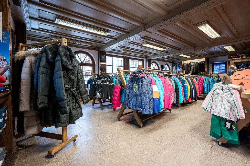 Content Dam Org 3 Images Full Rights Shopping Lino Sport Lino Sport Pozza Archivio Apt Val Di Fassa Mrizzi 2