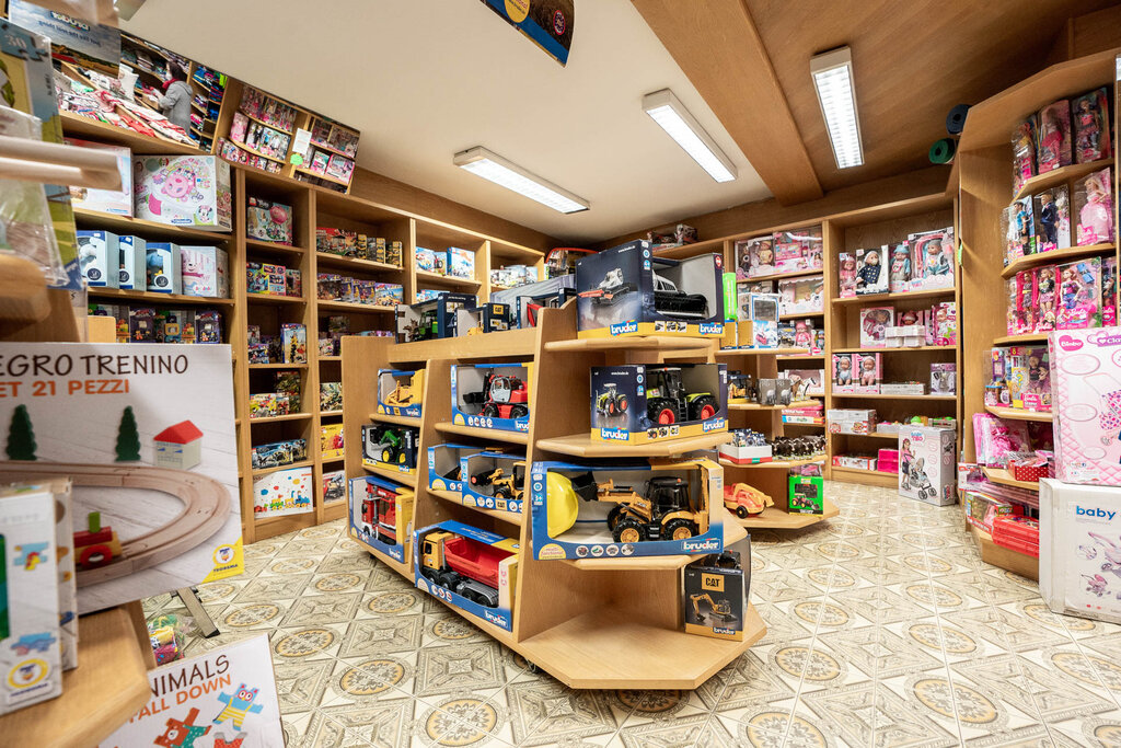 Content Dam Org 3 Images Full Rights Shopping Lino Sport Lino Sport Pozza Archivio Apt Val Di Fassa Mrizzi 15