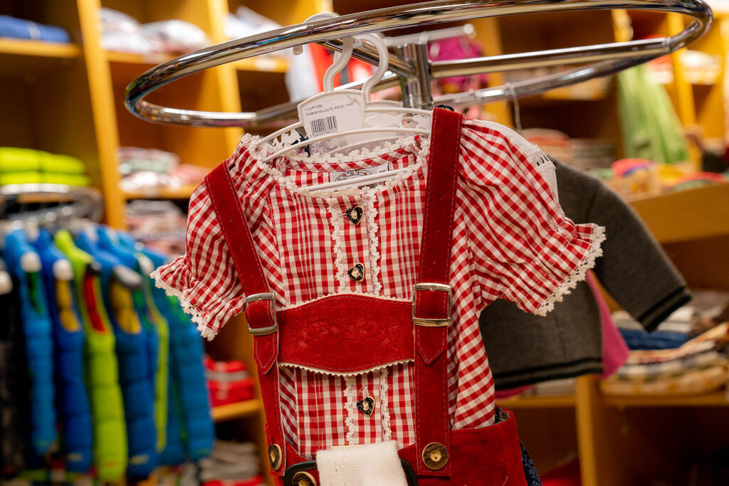 Content Dam Org 3 Images Full Rights Shopping Lino Sport Lino Sport Pozza Archivio Apt Val Di Fassa Mrizzi 12