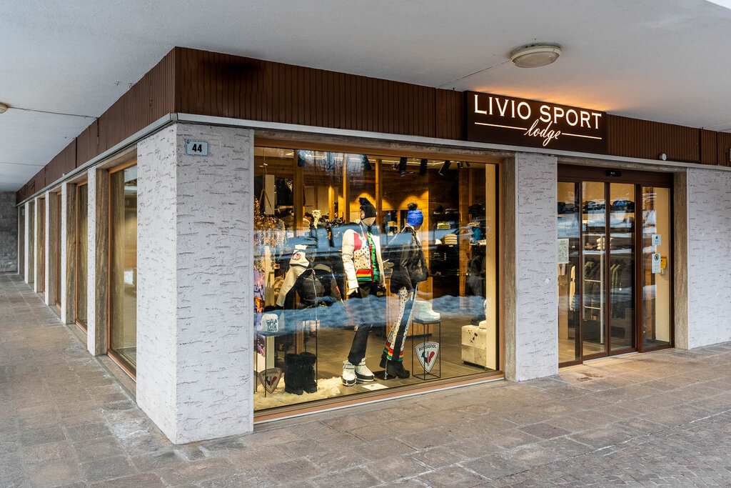 Content Dam Org 3 Images Full Rights Shopping Livio Sport Lodge Liviosportlodge Canazei Apt Val Di Fassa Mattiarizzi Inv (3)