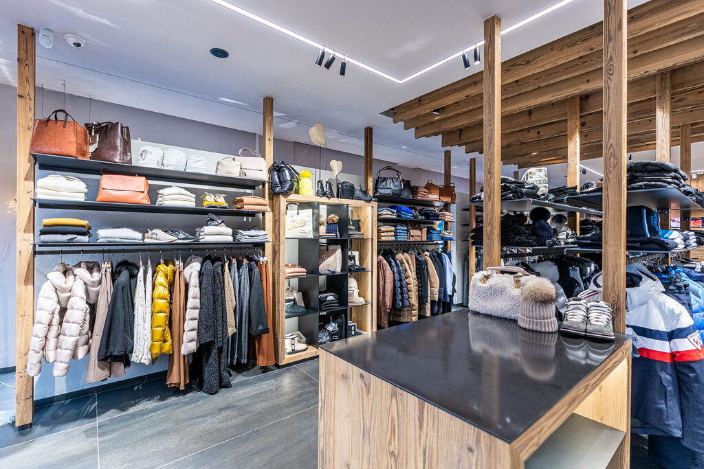 Content Dam Org 3 Images Full Rights Shopping Livio Sport Lodge Liviosportlodge Canazei Apt Val Di Fassa Mattiarizzi Inv (5)