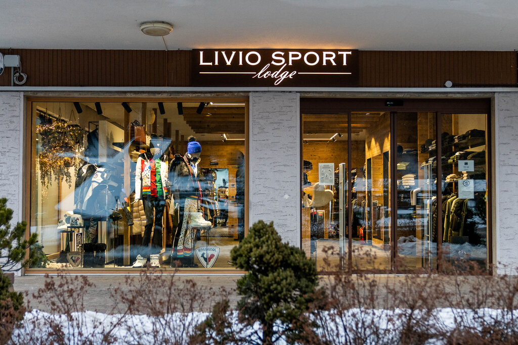 Content Dam Org 3 Images Full Rights Shopping Livio Sport Lodge Liviosportlodge Canazei Apt Val Di Fassa Mattiarizzi Inv