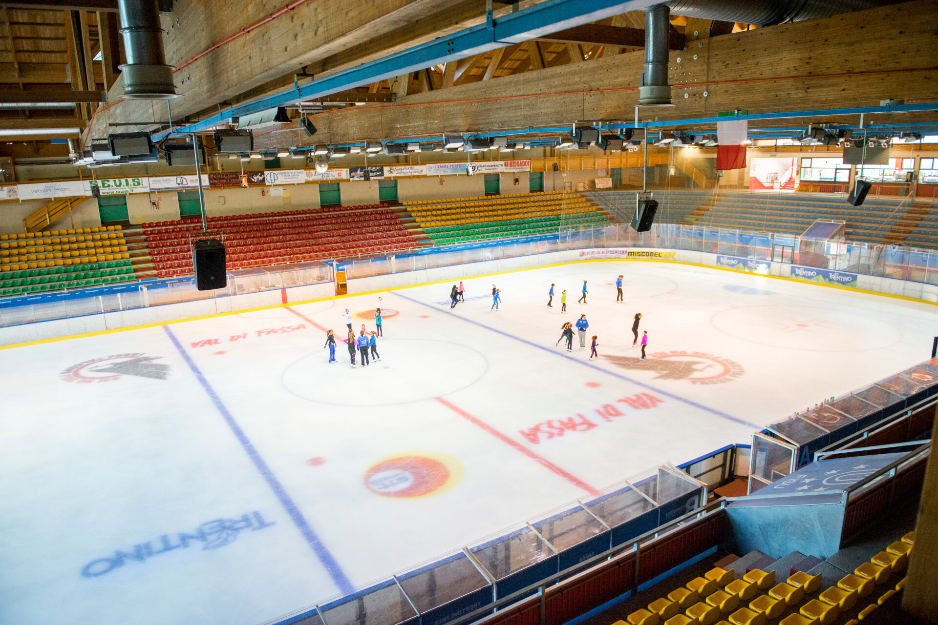 Indoor Eisstadion "Gianmario Scola"