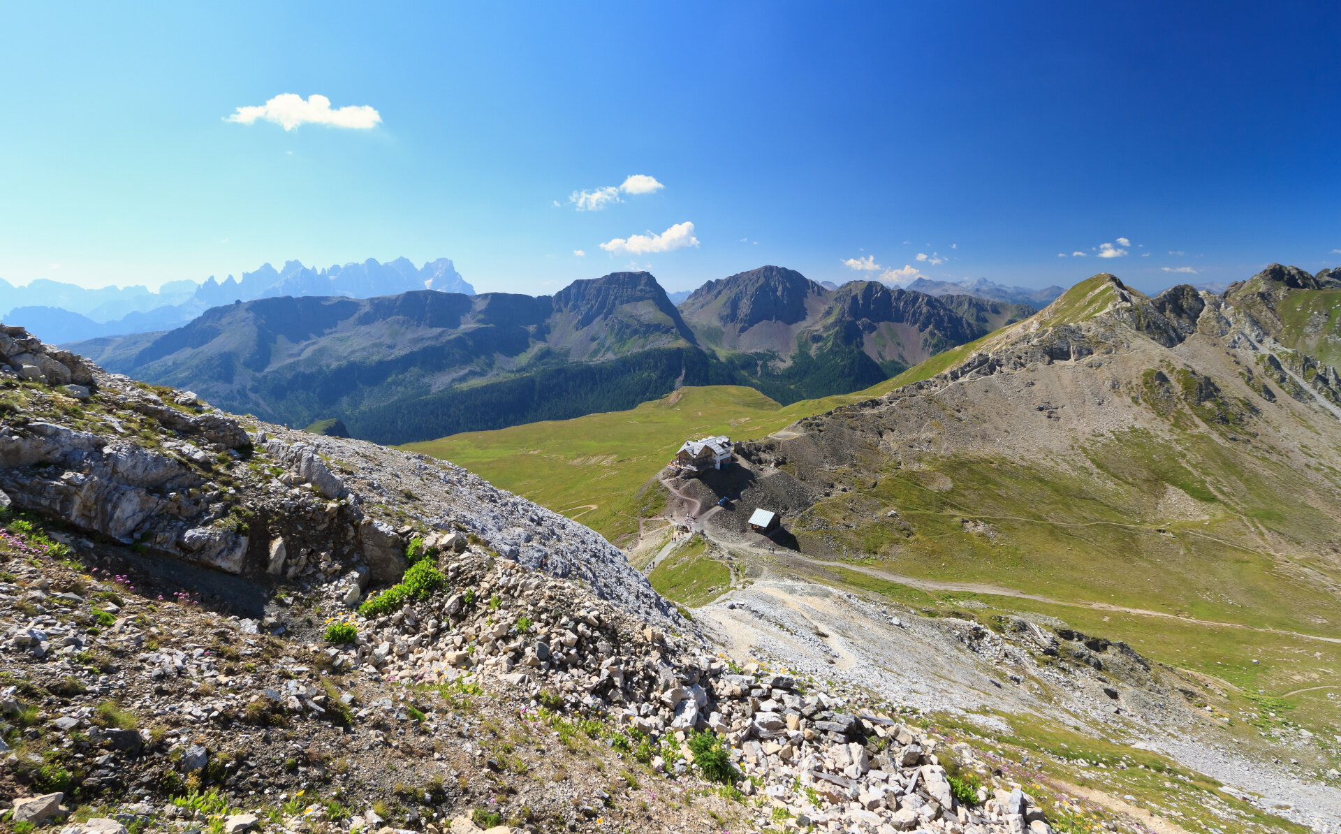 Rifugio Passo Delle Selle   Bergvagabundenhütte