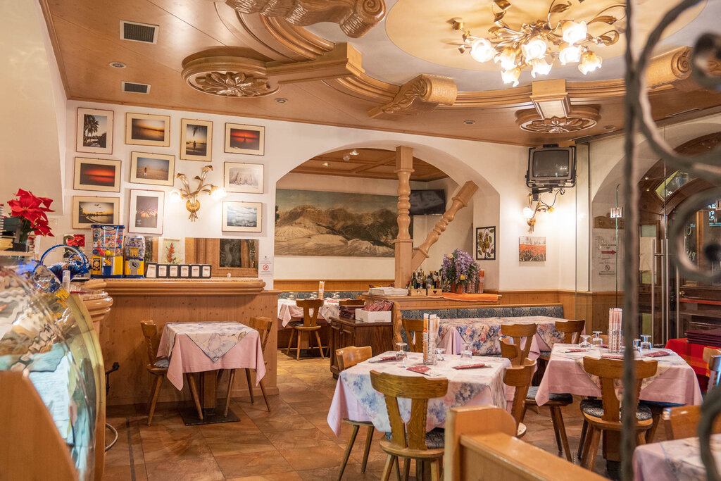 Content Dam Org 3 Images Full Rights Gusto Ristorante Pizzeria Hotel Laurin Pizzeria Ristorante Laurin Canazei Archivio Apt Val Di Fassa Mattia Rizzi 05