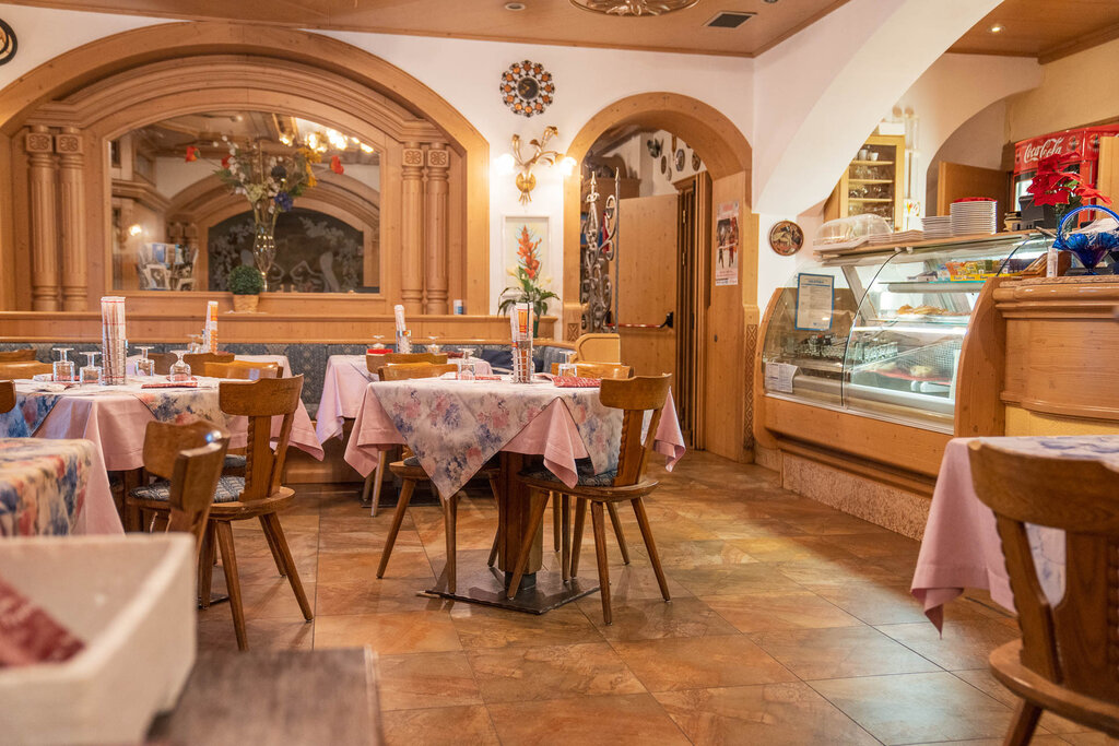 Content Dam Org 3 Images Full Rights Gusto Ristorante Pizzeria Hotel Laurin Pizzeria Ristorante Laurin Canazei Archivio Apt Val Di Fassa Mattia Rizzi 07