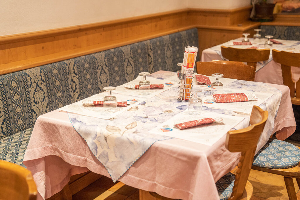 Content Dam Org 3 Images Full Rights Gusto Ristorante Pizzeria Hotel Laurin Pizzeria Ristorante Laurin Canazei Archivio Apt Val Di Fassa Mattia Rizzi 02