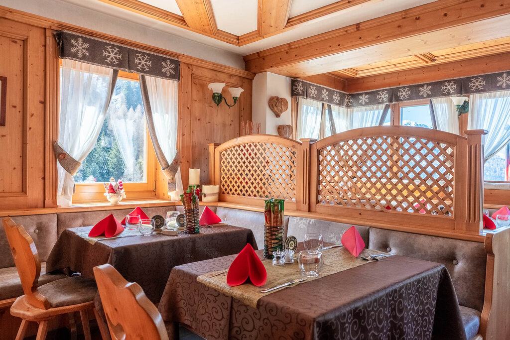 Content Dam Org 3 Images Full Rights Gusto Ristorante Hotel Tita Piaz Archivio Apt Val Di Fassa Mrizzi Hotel Tita Piaz Pecol Canazei Inv4