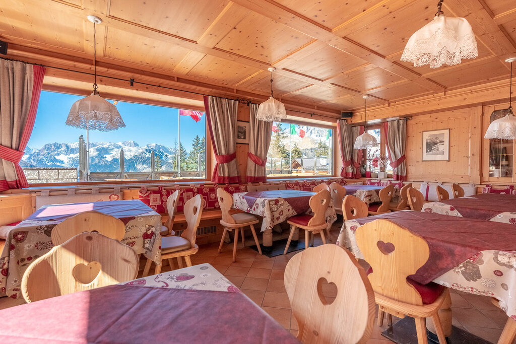 Content Dam Org 3 Images Full Rights Gusto Ristorante Hotel Tita Piaz Archivio Apt Val Di Fassa Mrizzi Hotel Tita Piaz Pecol Canazei Inv6