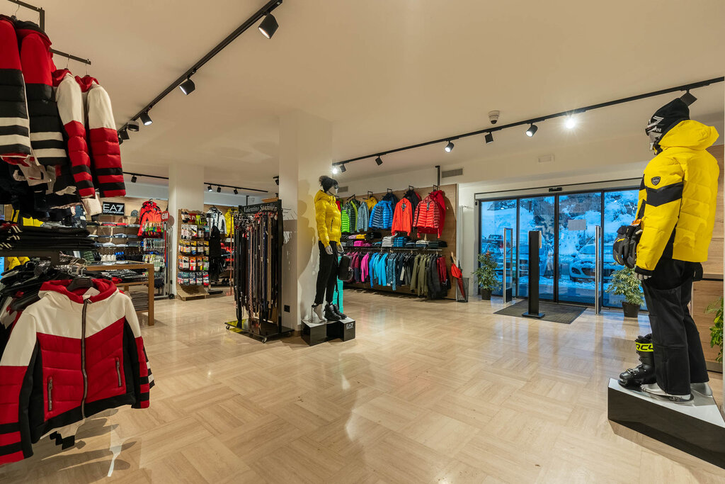 Content Dam Org 3 Images Full Rights Shopping Sport Bernard Sport Bernard Canazei Apt Val Di Fassa Mattiarizzi 11