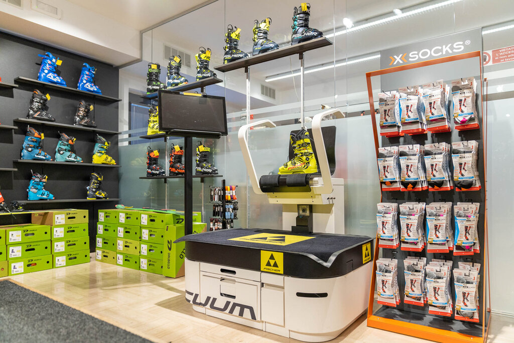 Content Dam Org 3 Images Full Rights Shopping Sport Bernard Sport Bernard Canazei Apt Val Di Fassa Mattiarizzi 23