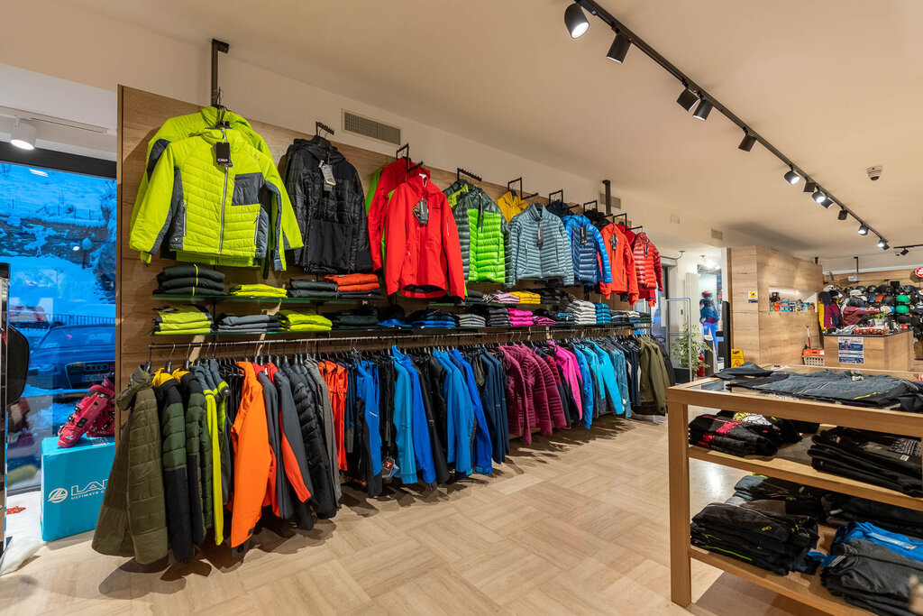 Content Dam Org 3 Images Full Rights Shopping Sport Bernard Sport Bernard Canazei Apt Val Di Fassa Mattiarizzi 20